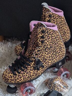 Moxi Skates, Size 9